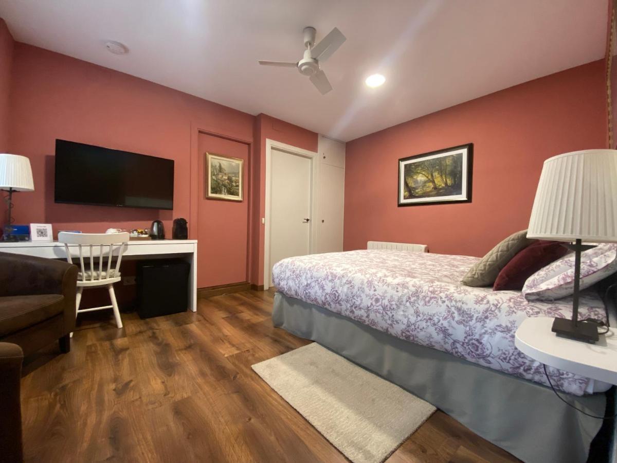 Escloper B&B Sant Julia de Vilatorta Экстерьер фото